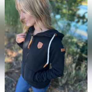 Women’s Black Wanakome Cropped Full Zip Jacket Size Large